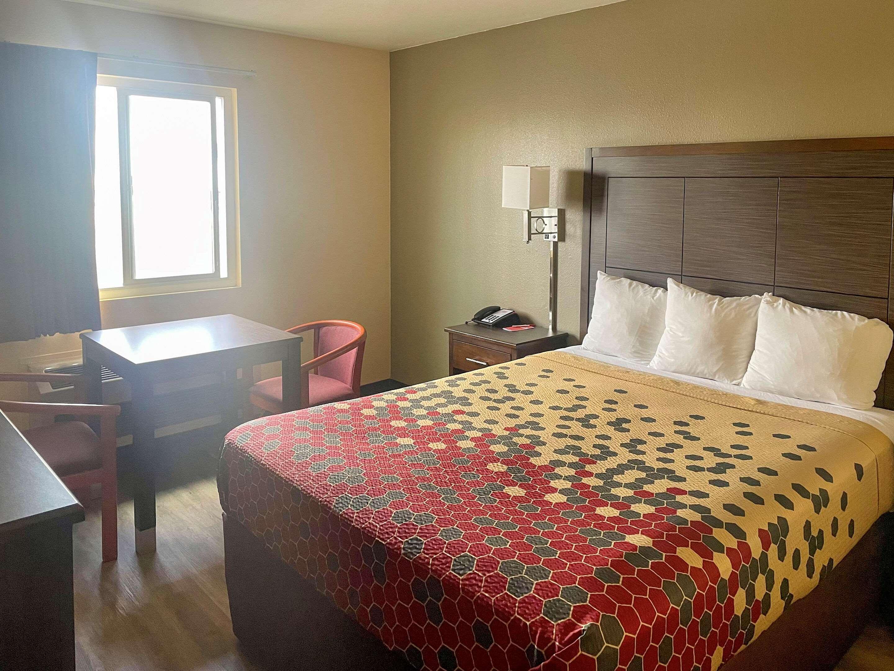 Econo Lodge Inn & Suites Corning Ngoại thất bức ảnh