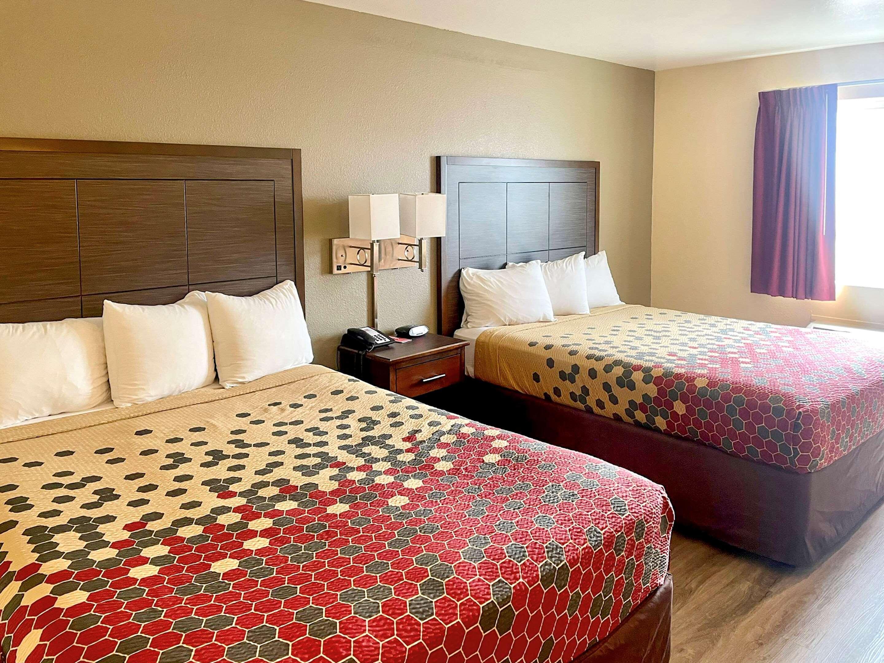 Econo Lodge Inn & Suites Corning Ngoại thất bức ảnh