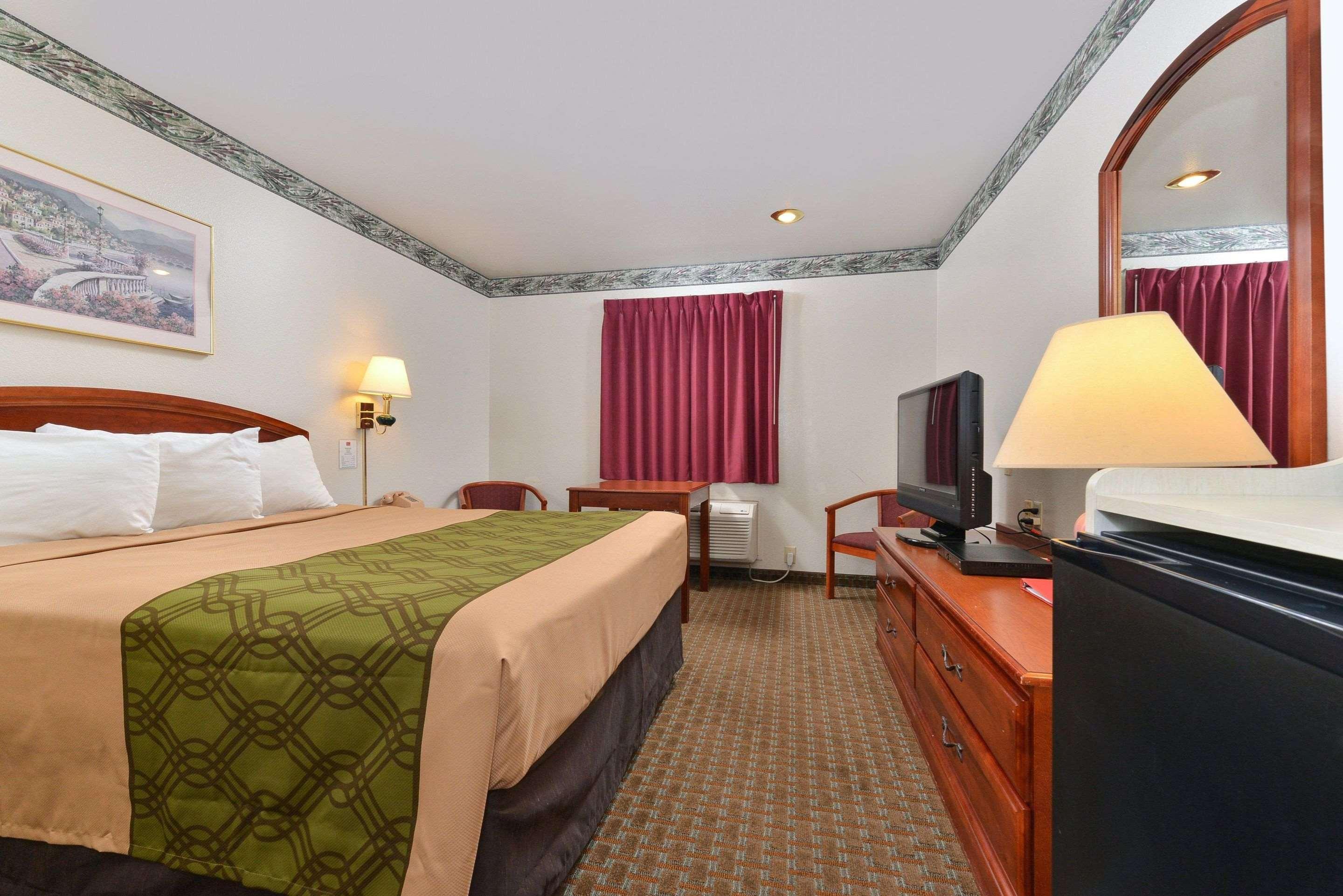 Econo Lodge Inn & Suites Corning Ngoại thất bức ảnh