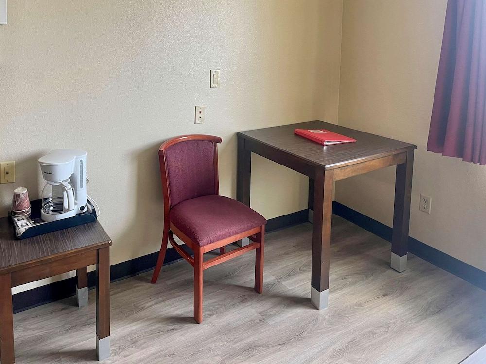 Econo Lodge Inn & Suites Corning Ngoại thất bức ảnh